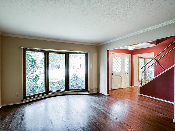 3rd image of 4451 Mendenhall Dr
