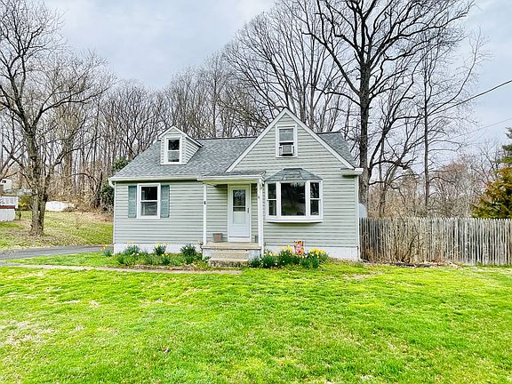 2nd image of 6 Aquia Ave