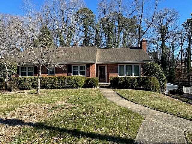 1st image of 713 Windsor Ln
