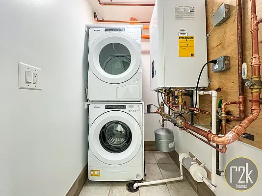 Rented by Realty 2000 Corp | media 59