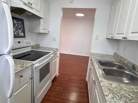 3rd image of 107 E Tiffany Dr APT 4