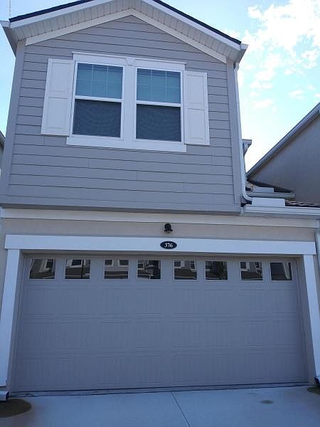 1st image of 376 Richmond Dr #1