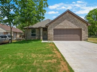 820 N Wood St, Denton, TX 76209