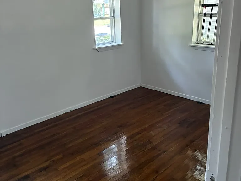 512 Middle St — Photo 5