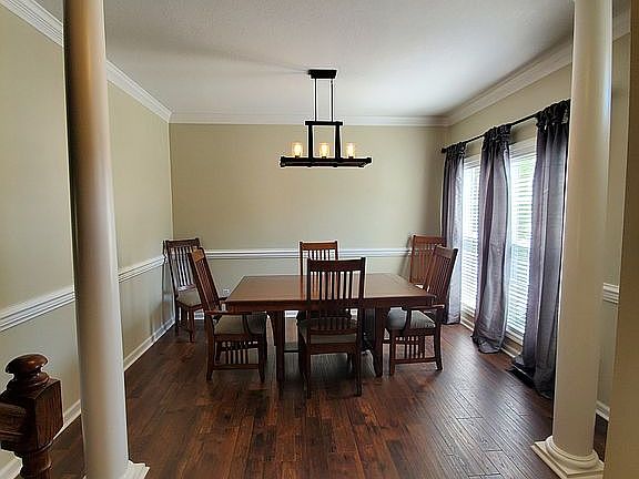 3rd image of 164 Archgate Ct