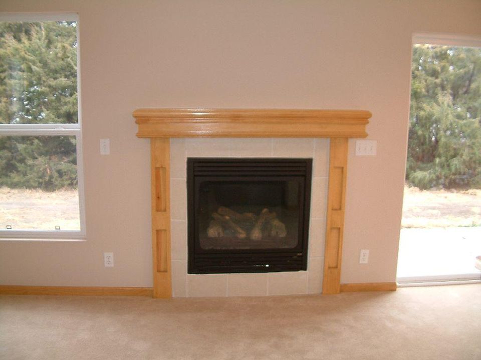 2nd image of 904 Kramer Ct