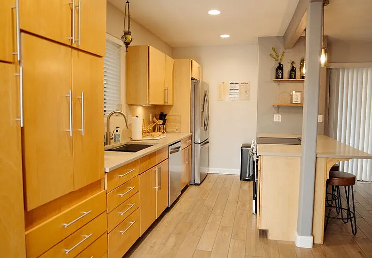 361 E Weldon Ave — Photo 6