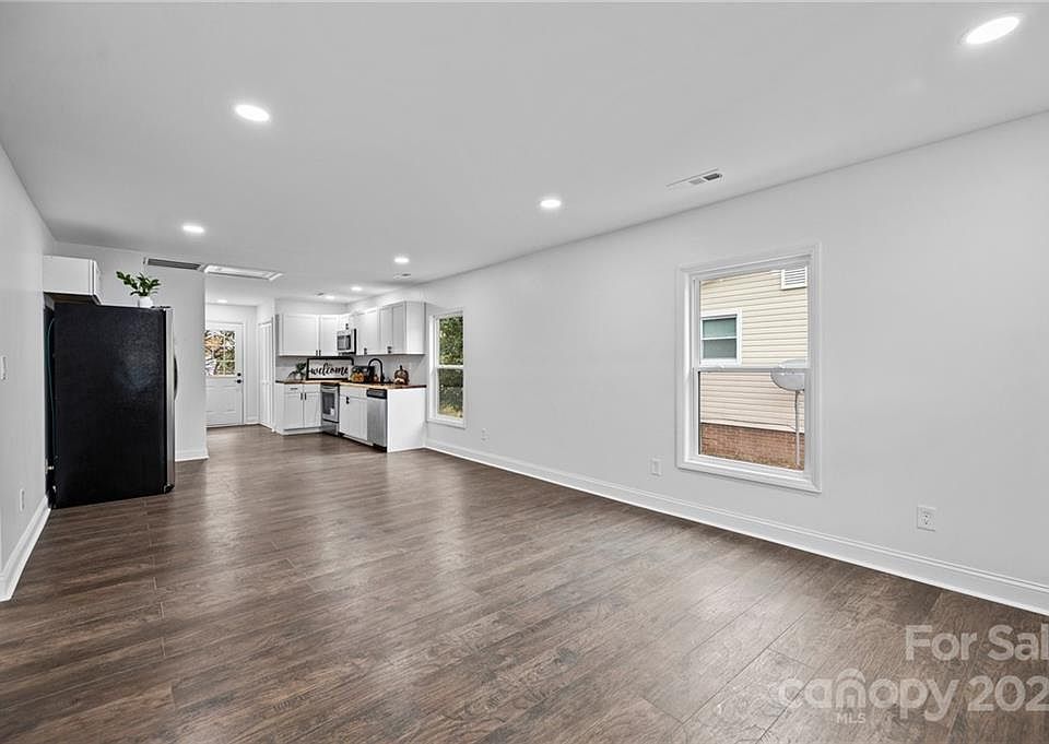 332 E Dunlap St, Lancaster, SC 29720 Zillow