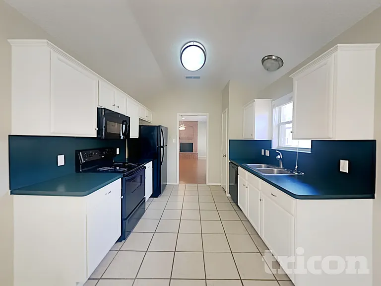 7548 Ashcroft Cir — Photo 5