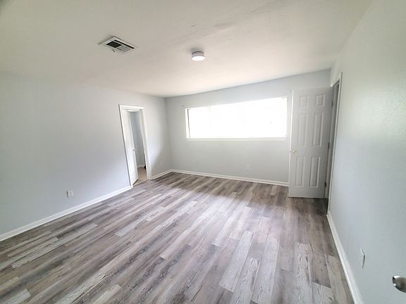 4th image of 11602 Summerwood Ln