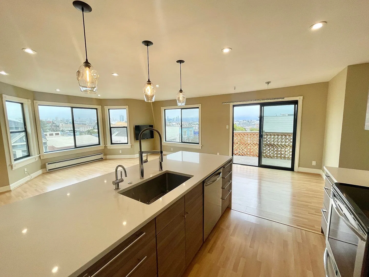 Eureka Valley / Dolores Hts. Luxury Condo W/Views, Deck, Parking A Must See! — Photo 3