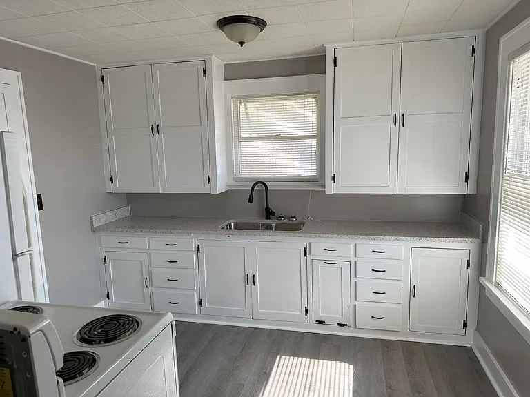 2080 SW Washburn Ave — Photo 25