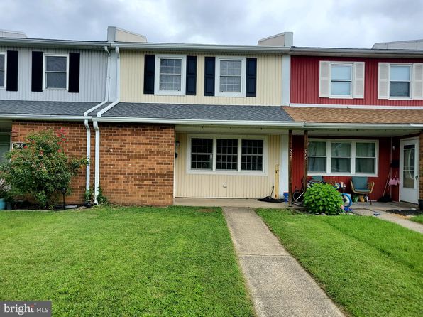 267 Hyacinth Ct