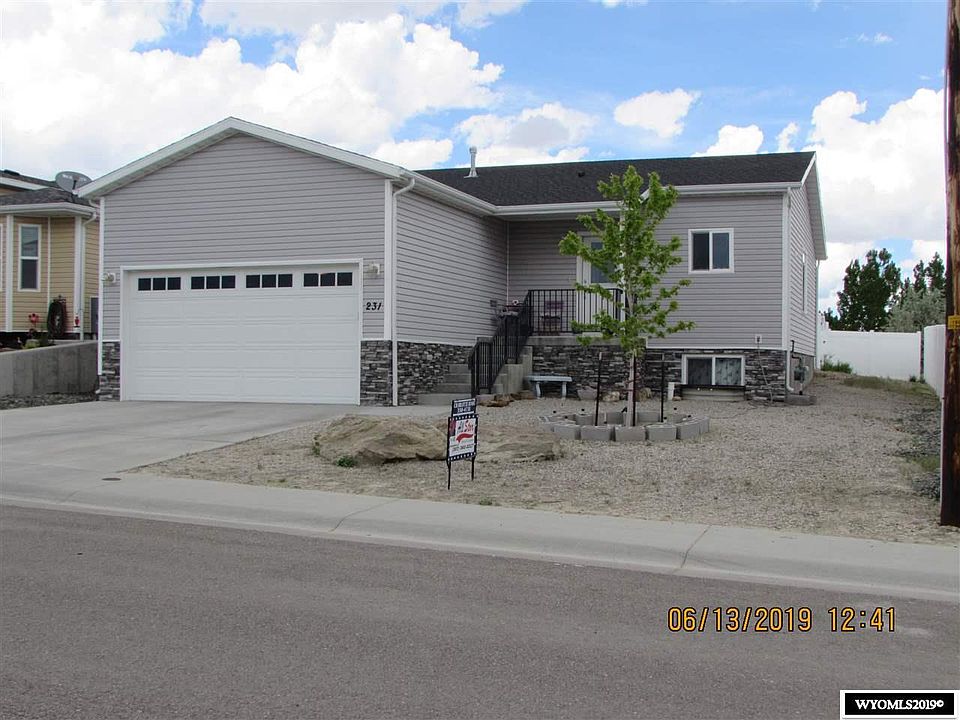 1st image of 231 Horseshoe Dr