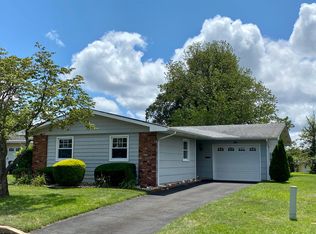 6 Prince Ln, Brick, NJ 08724