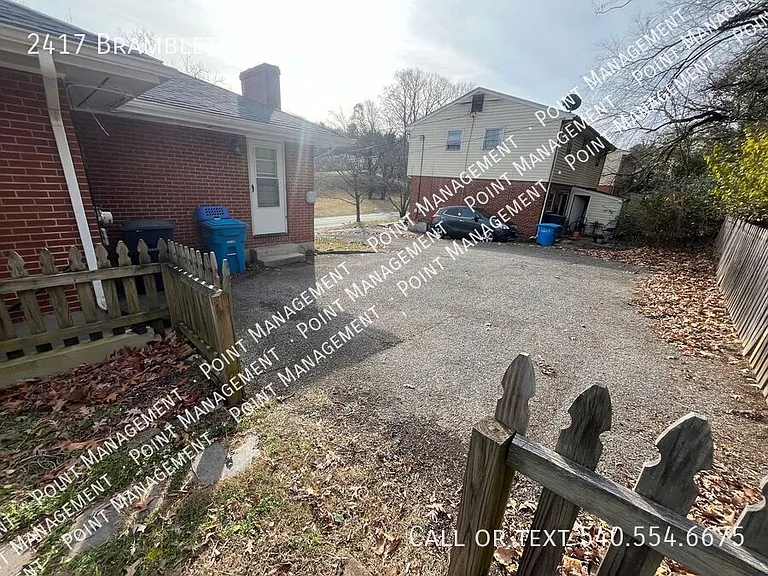 2417 Brambleton Ave SW — Photo 4