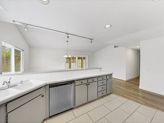 4th image of 7750 Perlite Ave