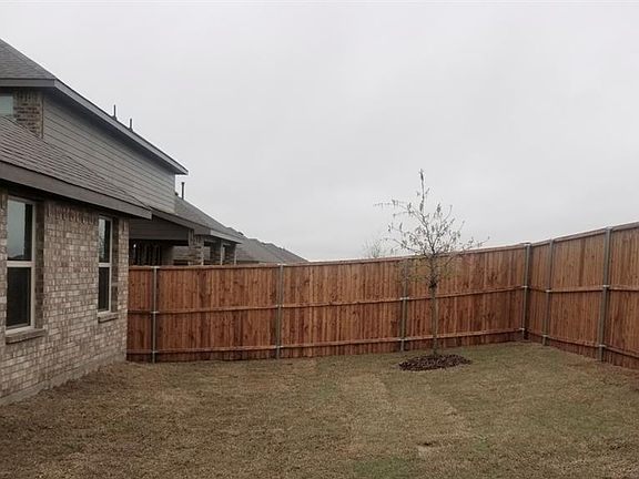 3rd image of 531 Pleasant Hill Ln
