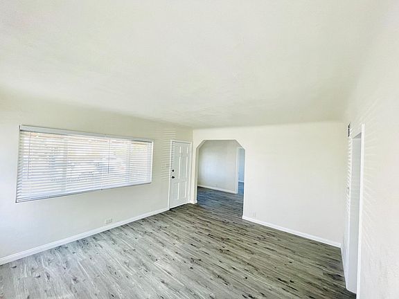 4th image of 15736 Eucalyptus Ave
