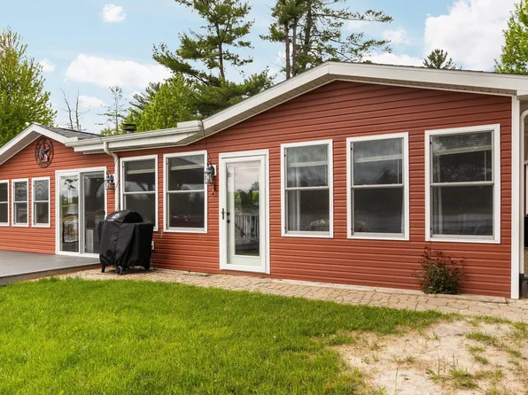 3394 E Pinecrest Dr, Gladwin, MI 48624