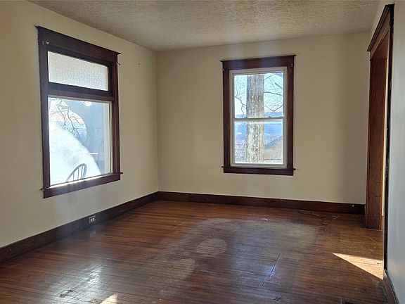 4th image of 197 Bevier St