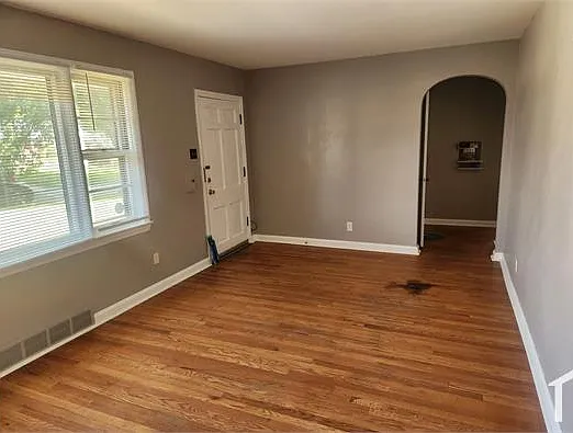 3 bed, 982 sqft, $1,295 — Photo 2