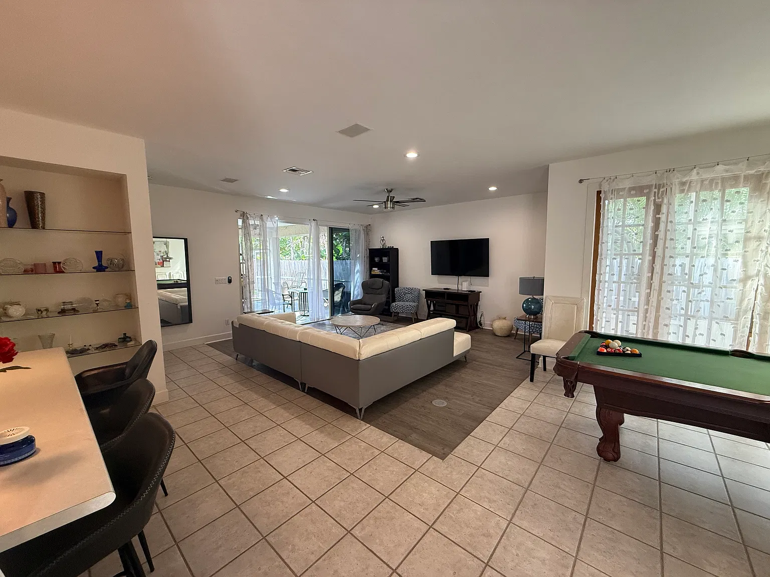 3 bed, 2273 sqft, $3,700 — Photo 3
