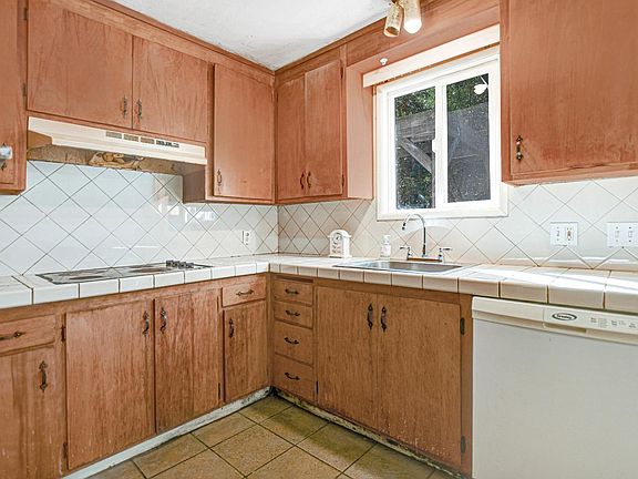 5th image of 16750 Armstrong Woods Road