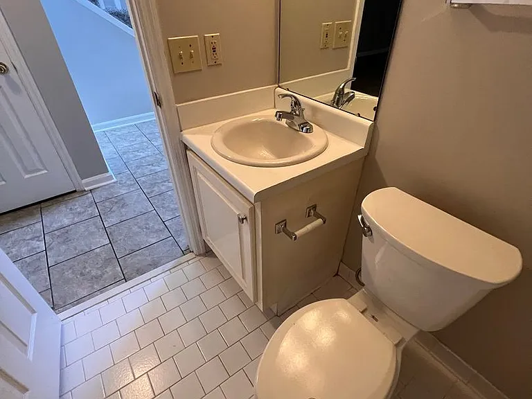 561 Heritage Ct — Photo 11