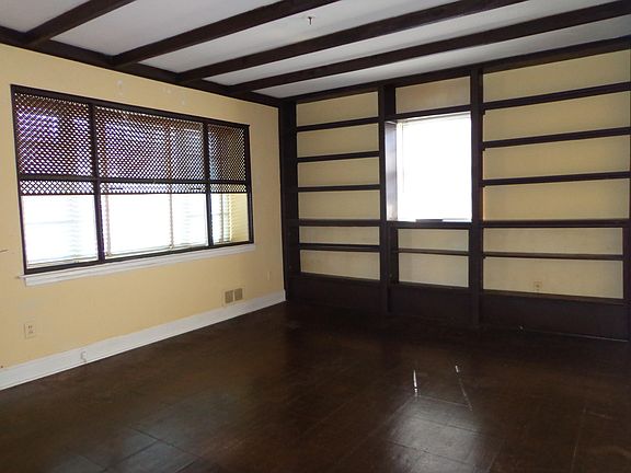 5th image of 2157 Bruce Ave
