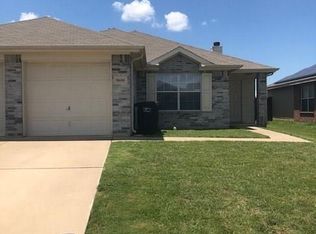 8608 Fawn Hill Ct, Fort Worth, TX 76134