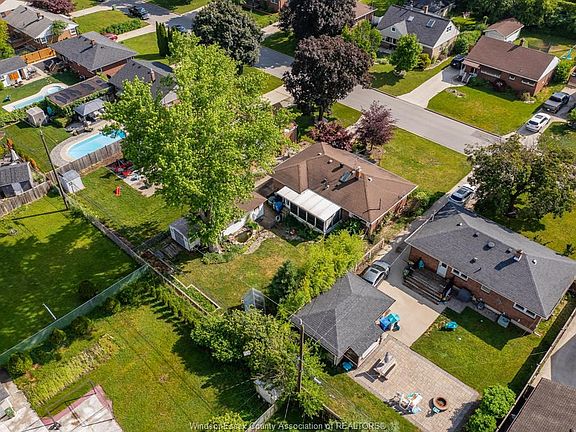 3rd image of 3063 Bruce Ave