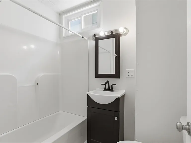 121 Glendale St #1 — Photo 20
