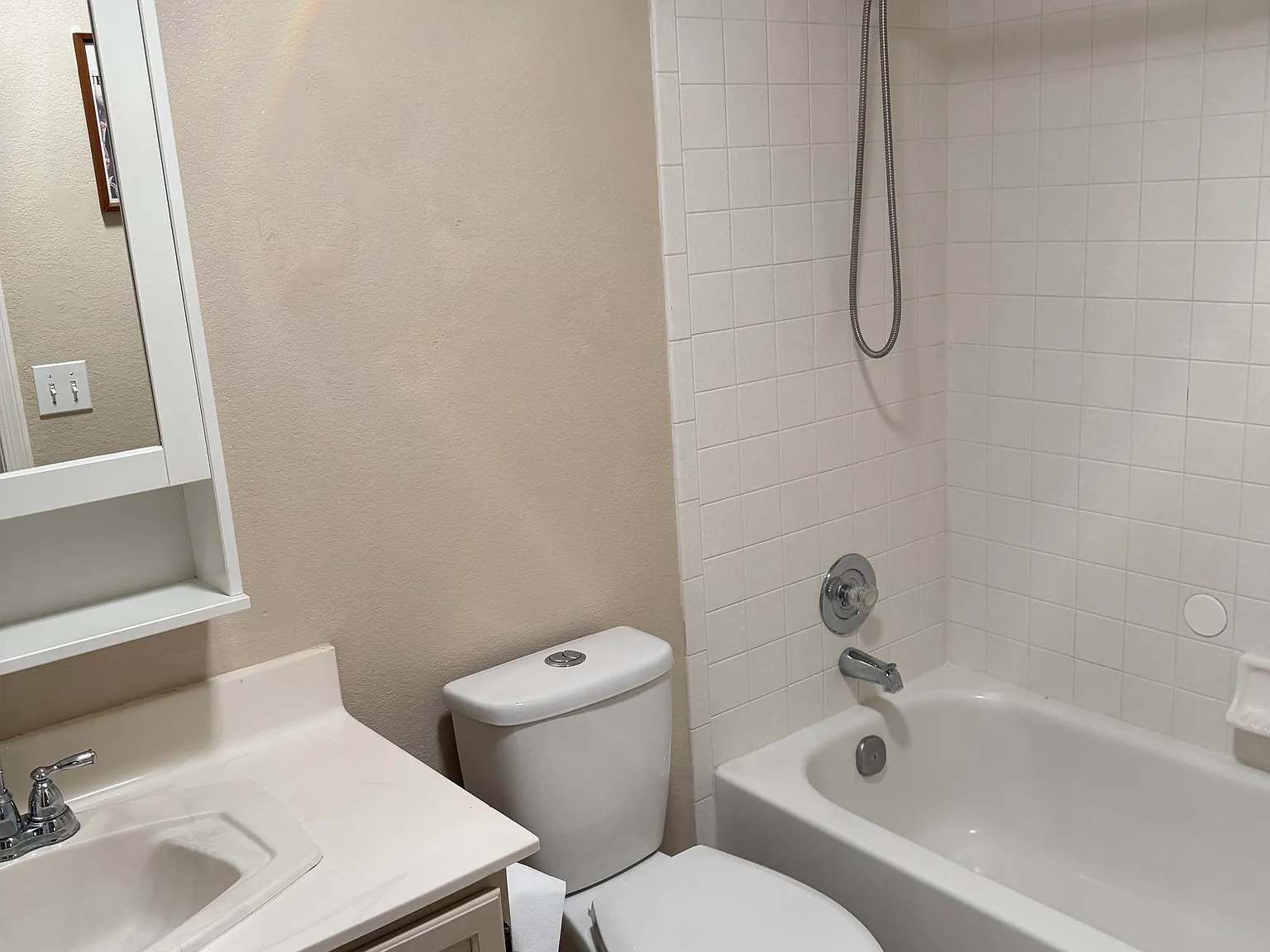 3 bed, 1420 sqft, $1,900 — Photo 3