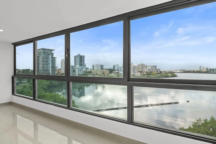 2 bed, 1.5 bath, 1370 sqft, $4,900 — Photo 3