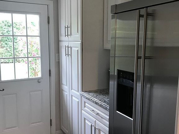 3rd image of 179 N Maplewood St