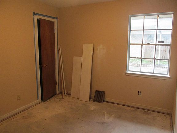 4th image of 7302 Battlewood Dr