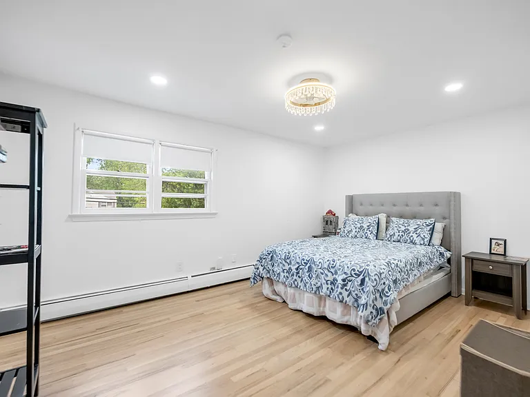 831 Prospect St — Photo 12