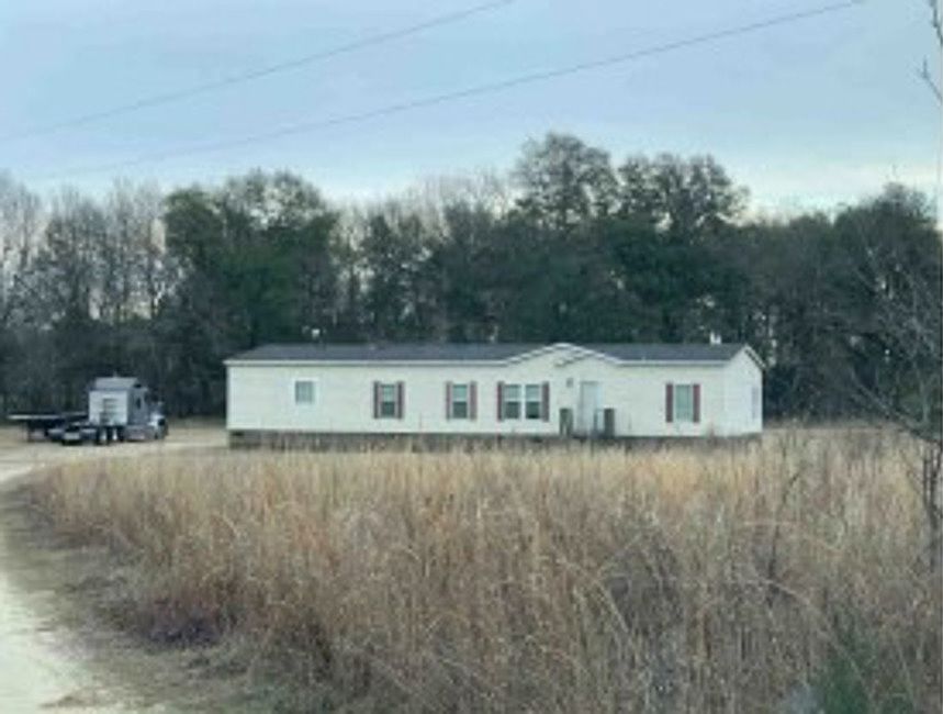 2nd image of 1705 Claxton Lively Rd