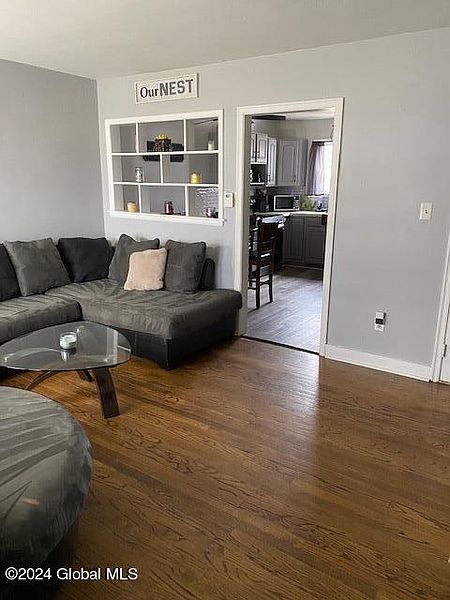 5th image of 1313 Curry Rd