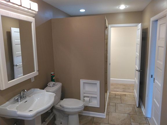 3rd image of 17 N Beaumont Ave #2