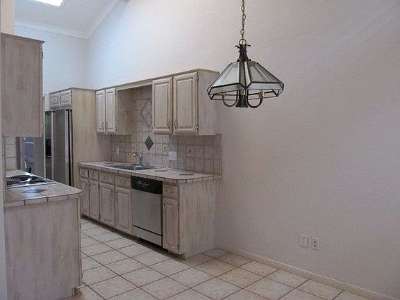 5th image of 2204 W Park Blvd APT 3204