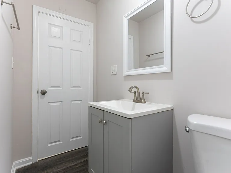 1514 N Luzerne Ave — Photo 18