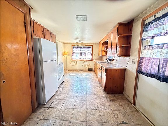 3rd image of 712 McDaniel Ave