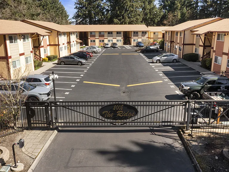 The Ridge Gated Entry