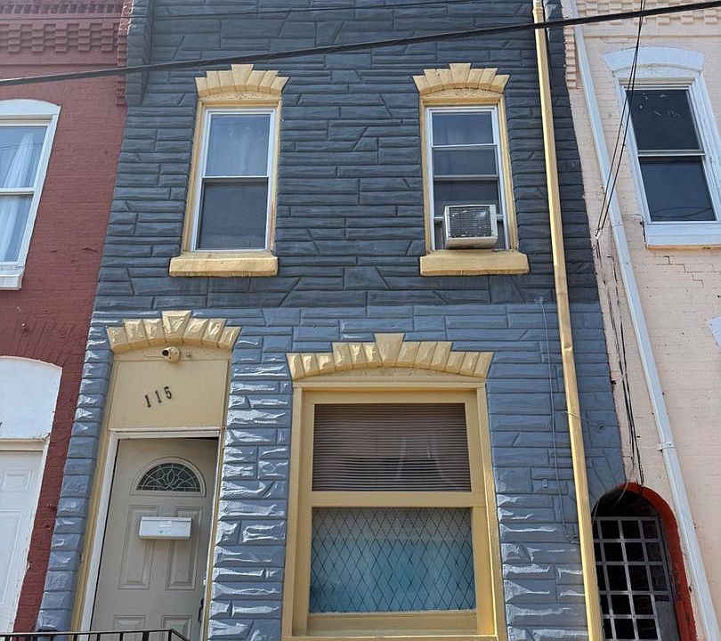 1st image of 115 W Elm St
