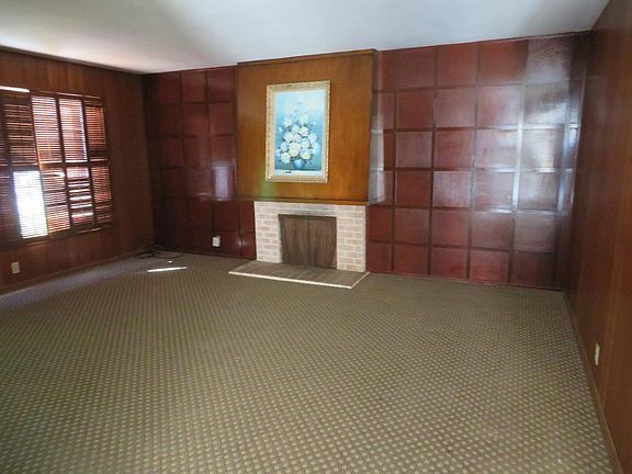 3rd image of 484 Cullen Dr