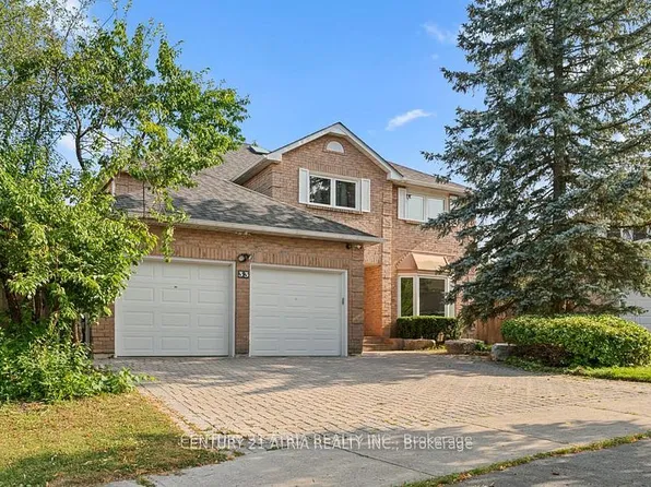 33 Autumn Way, Aurora, ON L4G 4P2