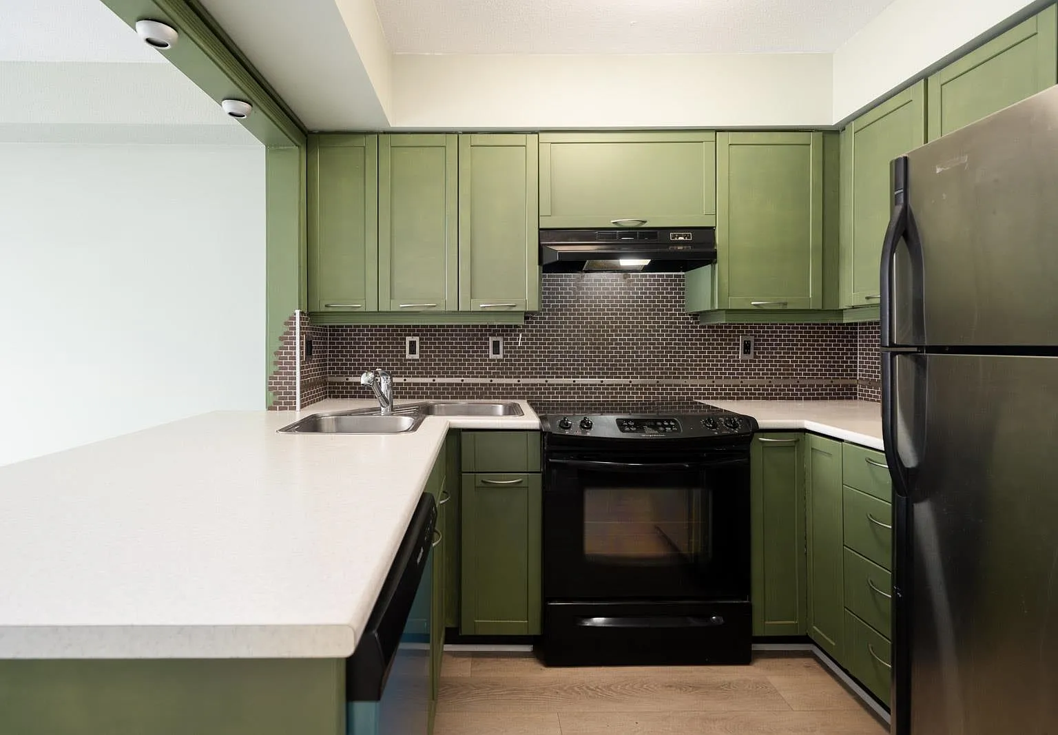1 bed, 636 sqft, $2,000 — Photo 2