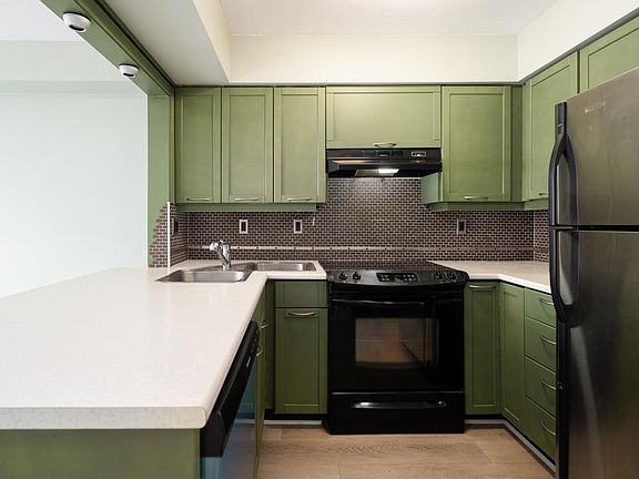 2nd image of 1099 Broadway E